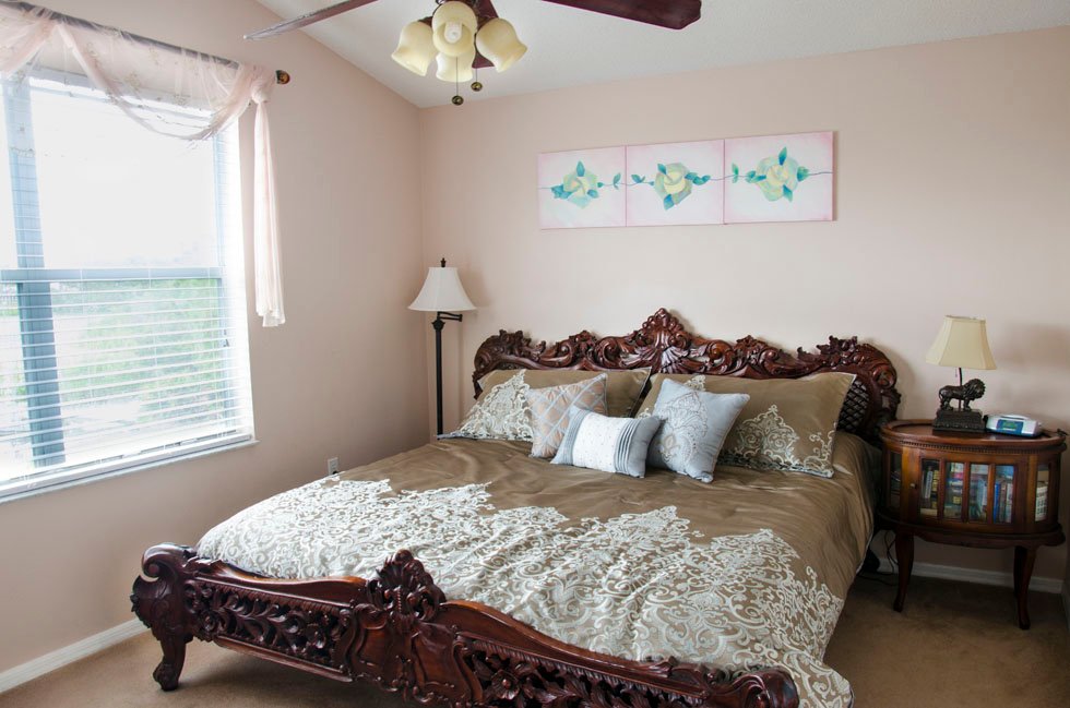 Lake-view master king bedroom suite